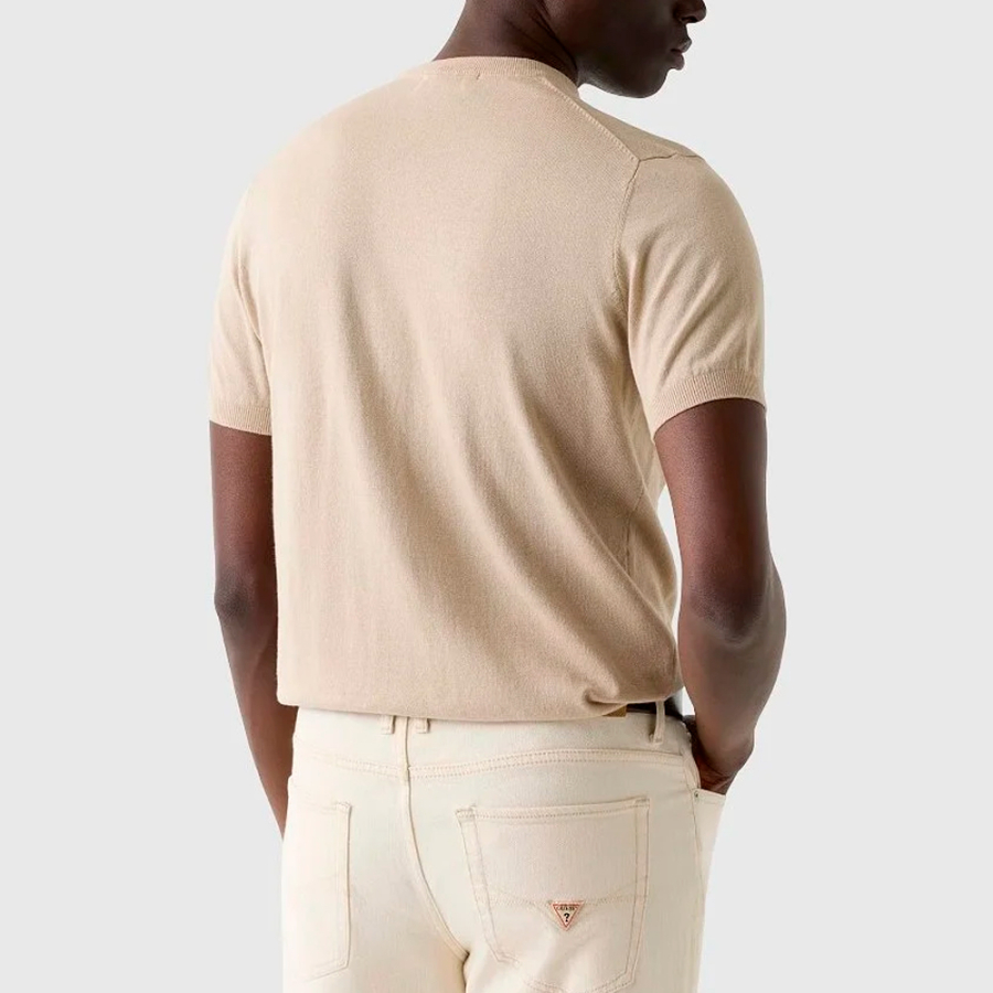 t-shirt-avec-logo-tisse