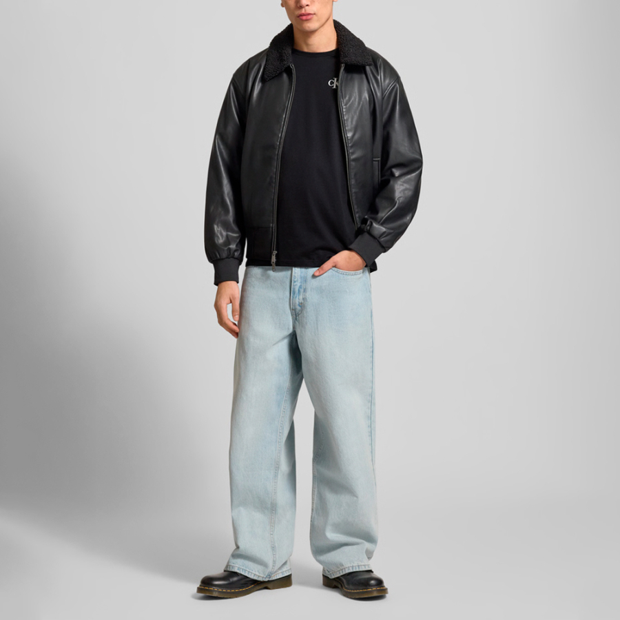 camiseta-classica-com-monologo-nas-costas