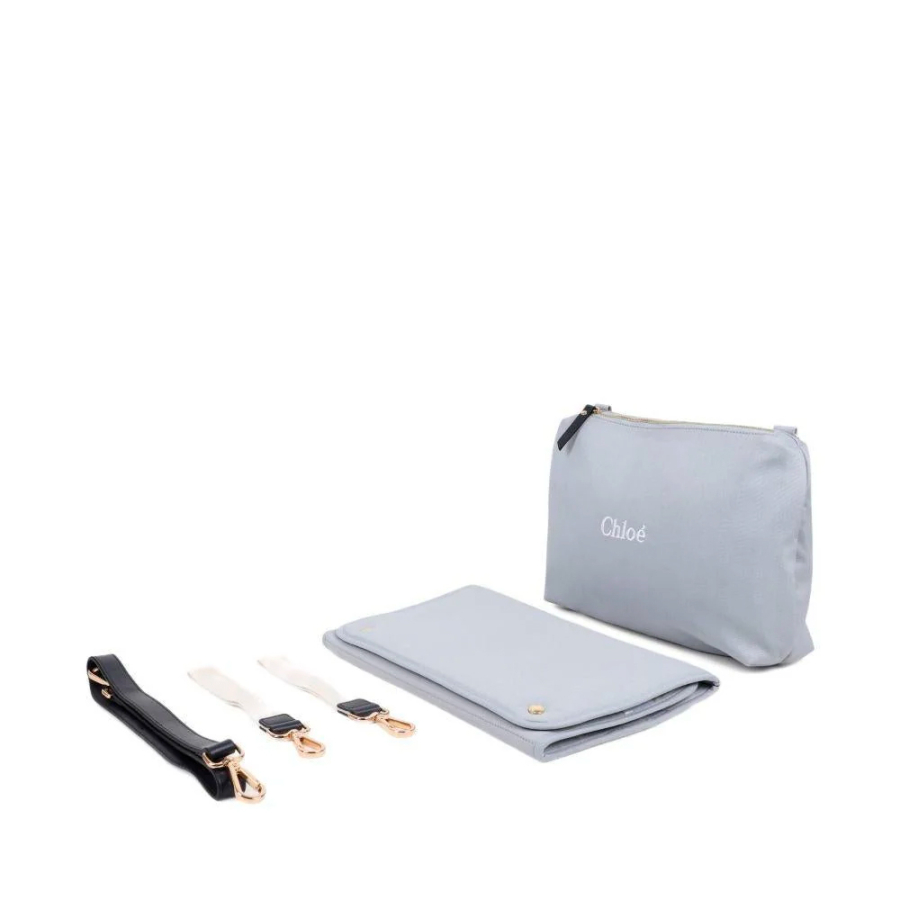 bolsa-para-troca-de-fraldas-com-logotipo-bordado