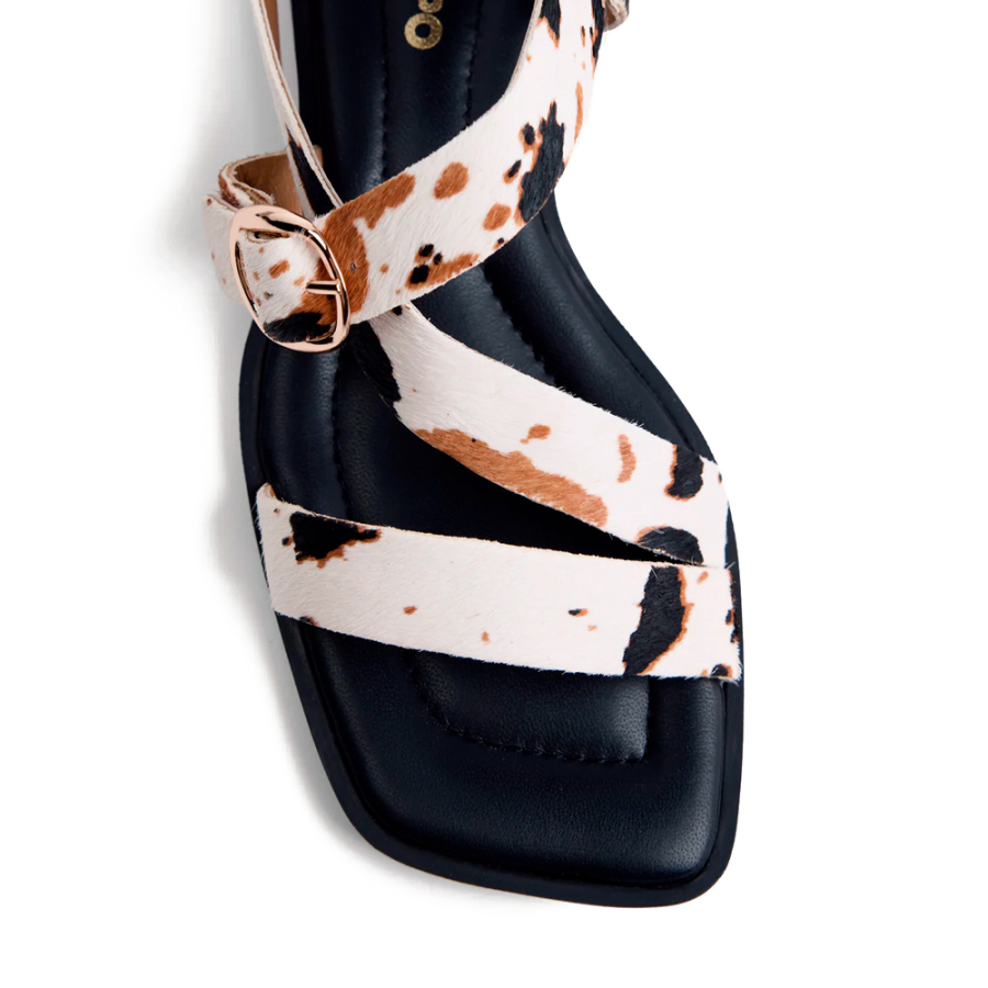 sandali-mbeya-in-pelle-con-stampa-animalier-e-borchie