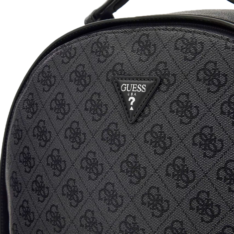 mochila-com-o-logotipo-de-milao