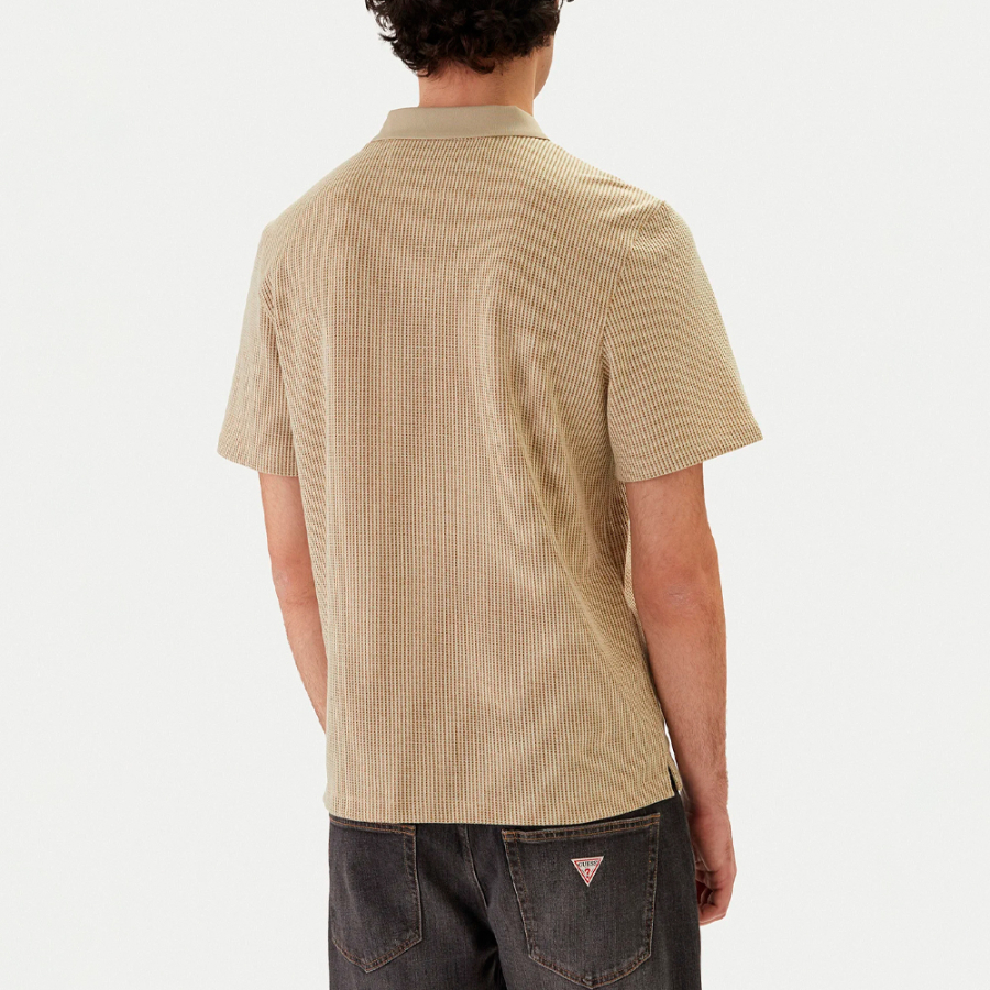 t-shirt-en-maille-gaufre-teint-en-fil