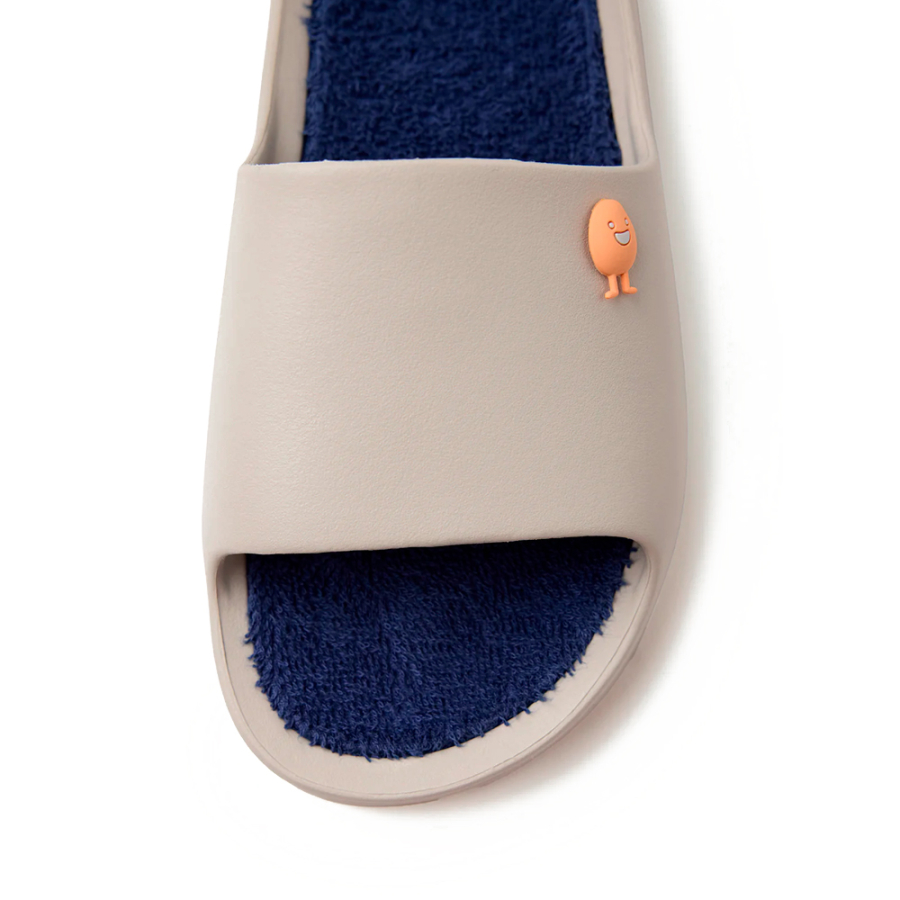 gill-shovel-flip-flops