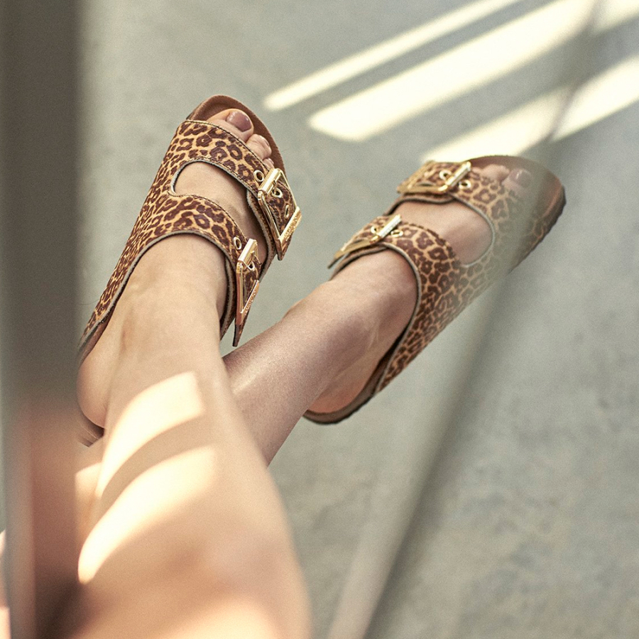 sandale-slofi-en-cuir-effet-poney