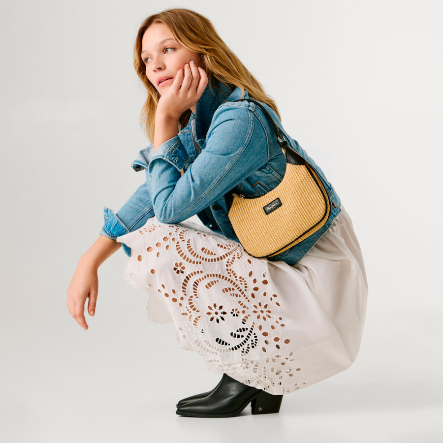 bolso-media-luna-de-rafia