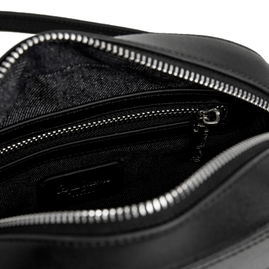 bolsa-de-ombro-em-couro-sintetico-com-logotipo