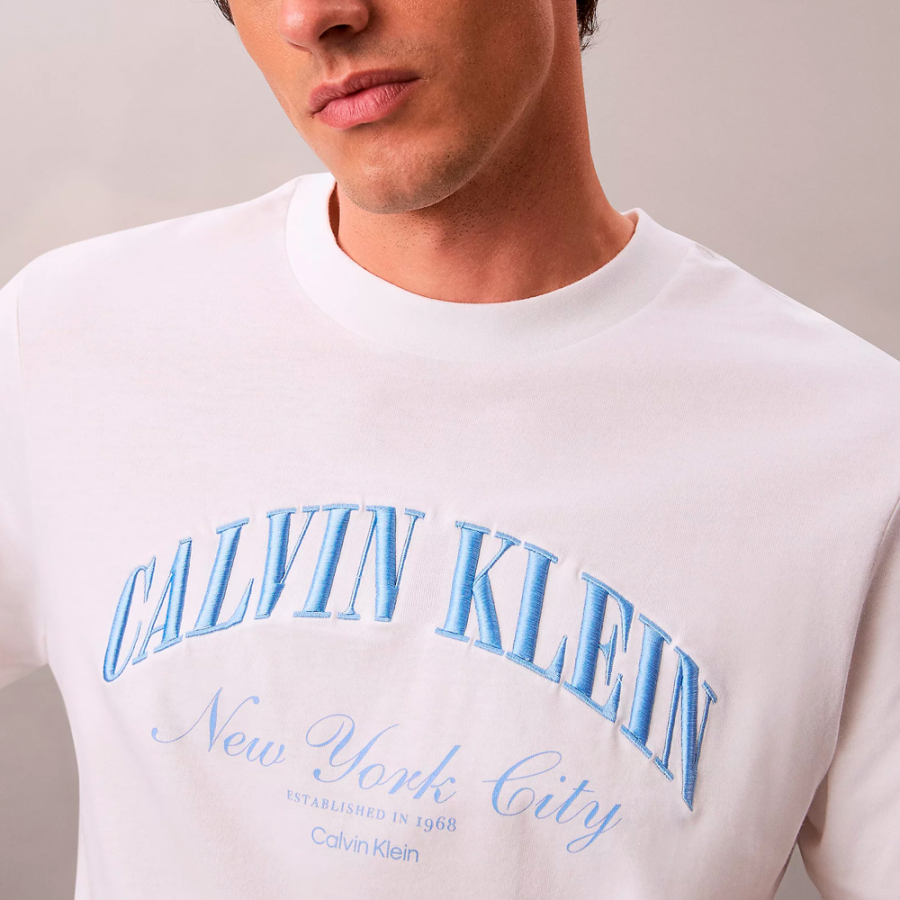 t-shirt-con-logo-nyc-ricamato