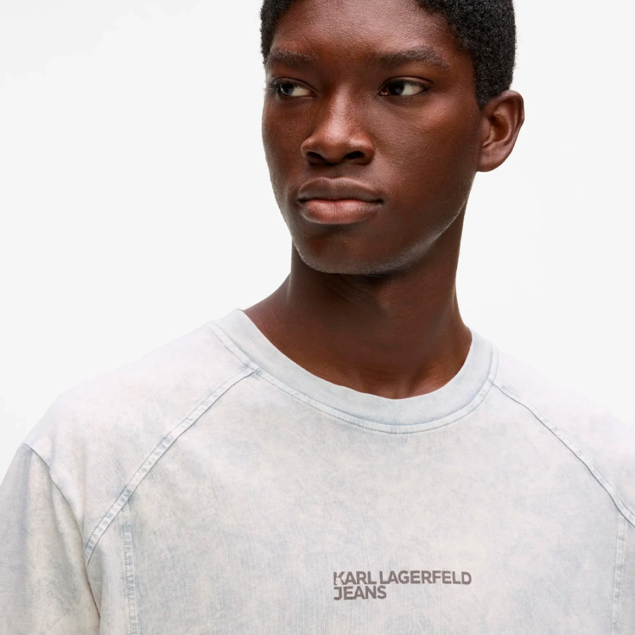 camiseta-folgada-com-efeito-lavado