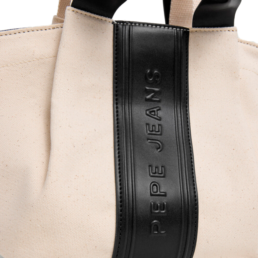 shopper-bag-with-embossed-logo