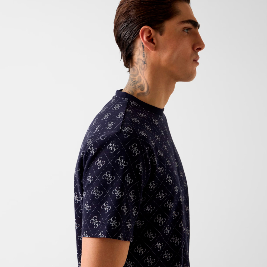 camiseta-com-logo-jacquard