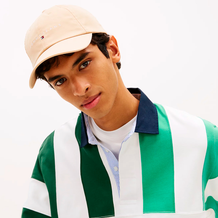 baseball-cap-with-embroidered-linear-logo