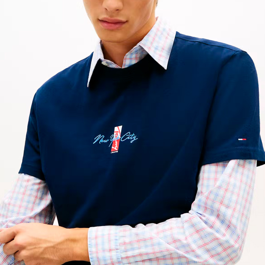 t-shirt-a-panneaux-de-signature-ordinaires