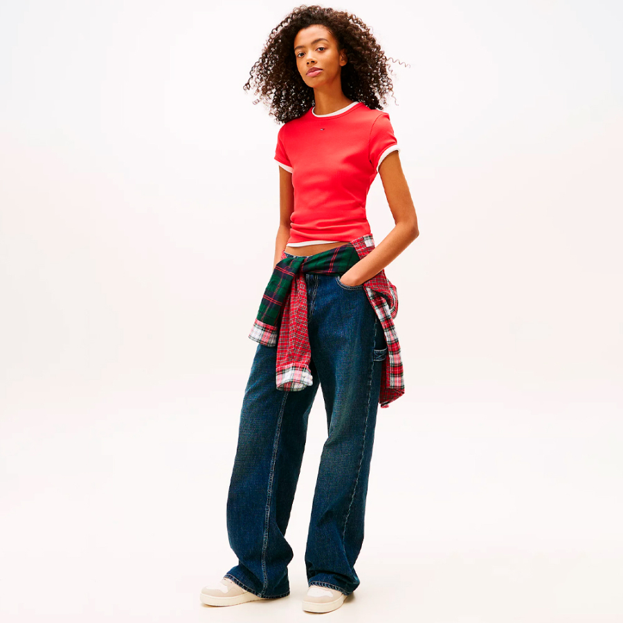 t-shirt-girocollo-a-coste-aderenti