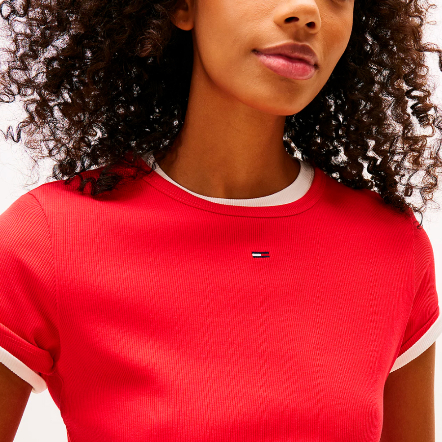 camiseta-slim-canelada-de-gola-redonda