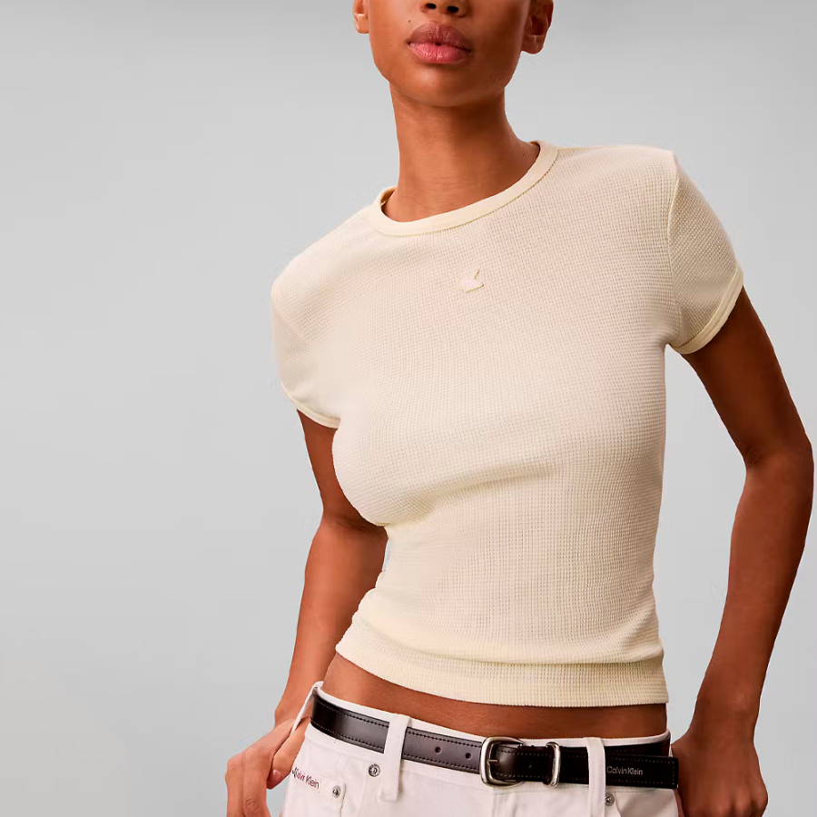 t-shirt-slim-a-ecusson-monogramme