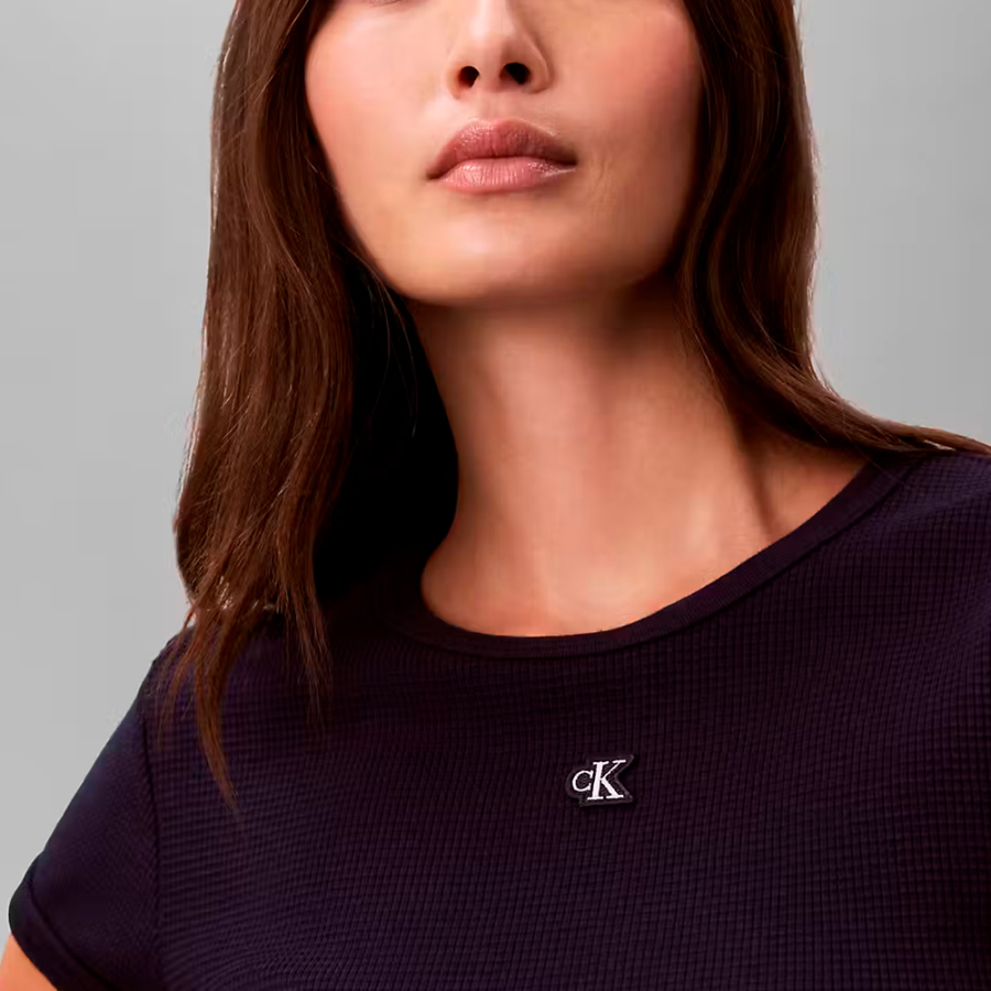 t-shirt-slim-a-ecusson-monogramme