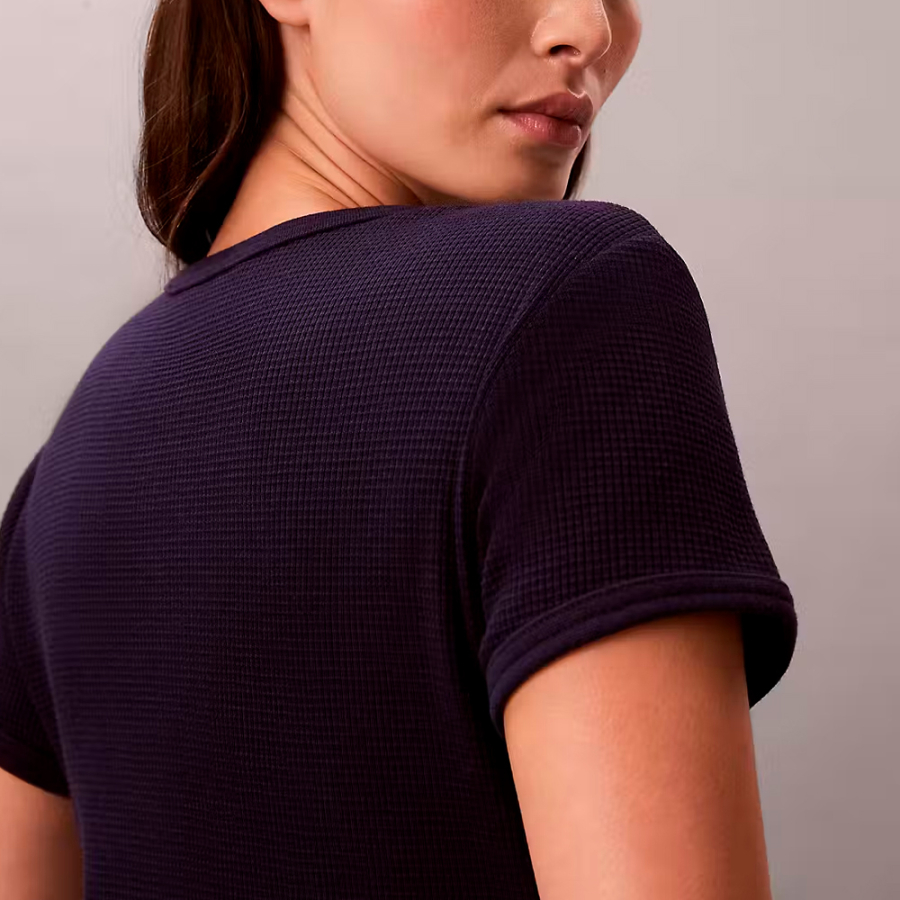 t-shirt-slim-a-ecusson-monogramme