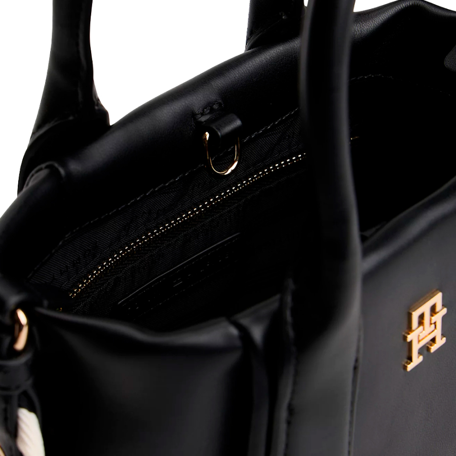 bolso-tote-essential-con-logo-metalizado bolso-tote-essential-con-logo-metalizado