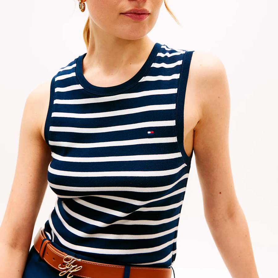 t-shirt-senza-maniche-dalla-vestibilita-aderente