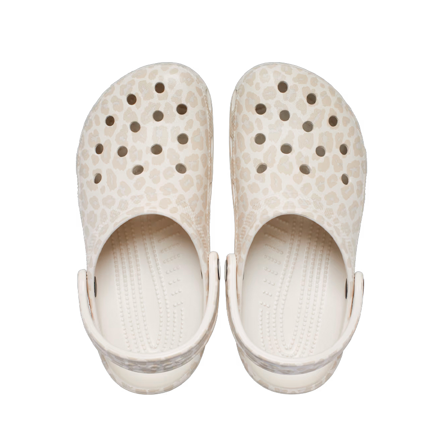 klassische-tier-clog-sandale