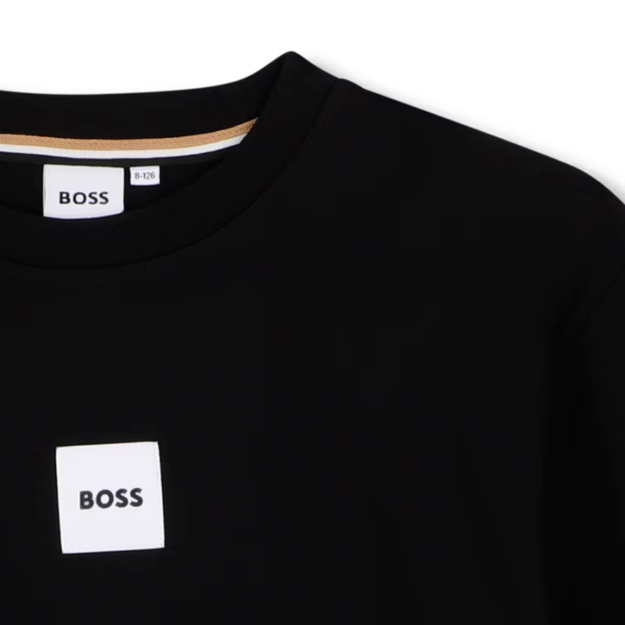 loose-fitting-t-shirt-with-kids-logo-label