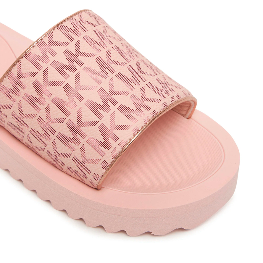 teagan-merrick-2-kids-flip-flops