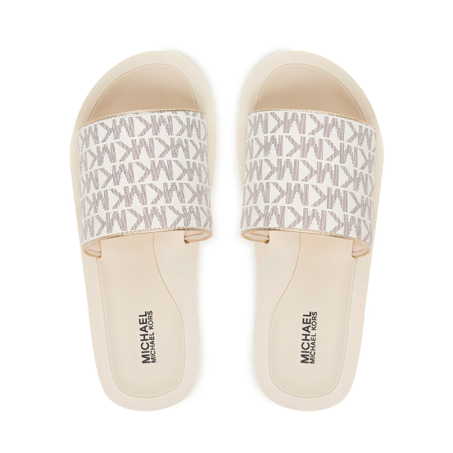 teagan-merrick-2-kinder-flip-flops