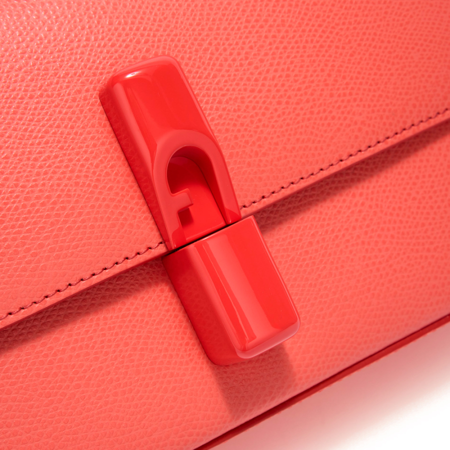 iride-s-shoulder-bag