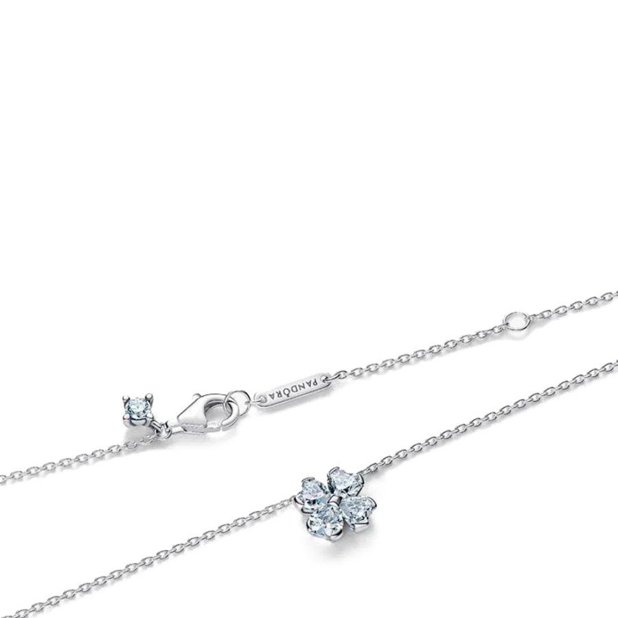 halskette-mit-funkelndem-glucksklee-anhanger-394502c01