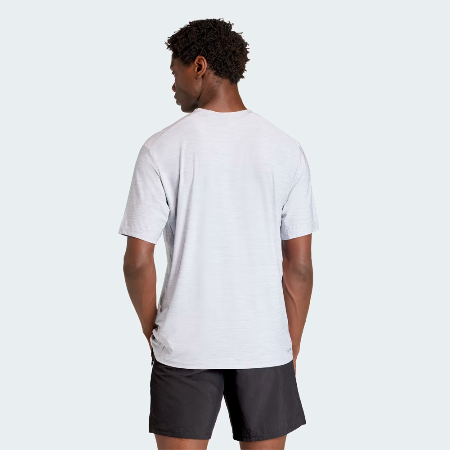 t-shirt-flex-essentiels-pour-l-entrainement