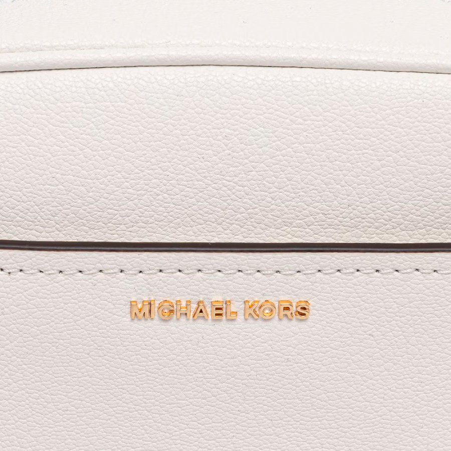 kleine-kameratasche-aus-leder-fur-jet-set