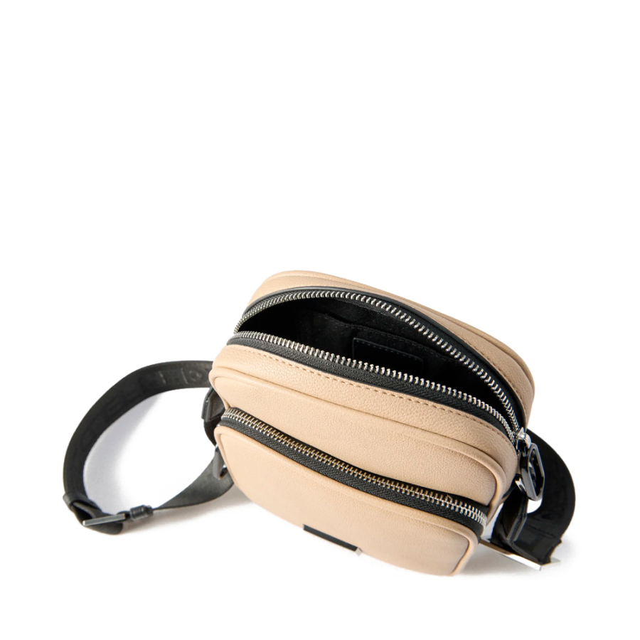 bolsa-transversal-com-logo-quadrado-klj