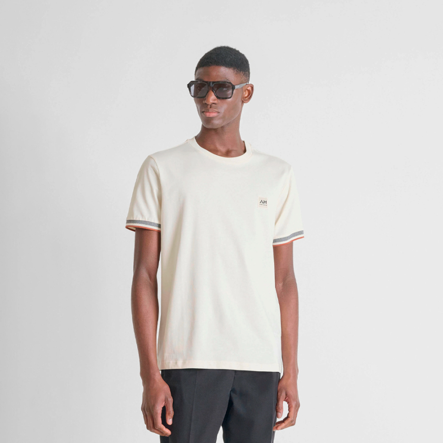 t-shirt-coupe-classique-avec-logo-sur-la-manche t-shirt-coupe-classique-avec-logo-sur-la-manche