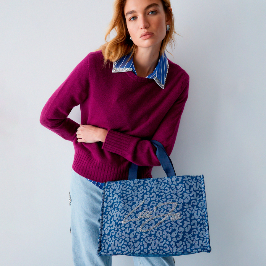 bolso-tote-grande-de-denim-con-estampado-animal