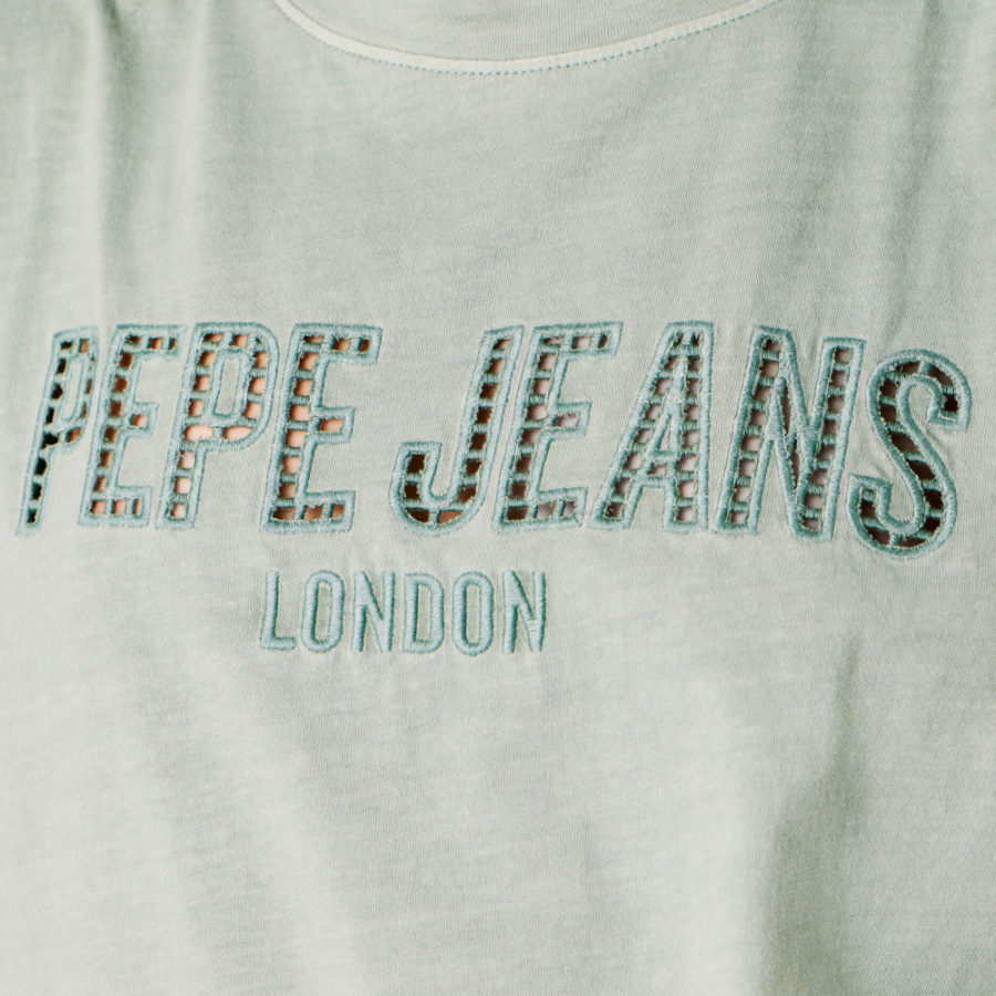 camisa-sem-mangas-com-logotipo-vazado