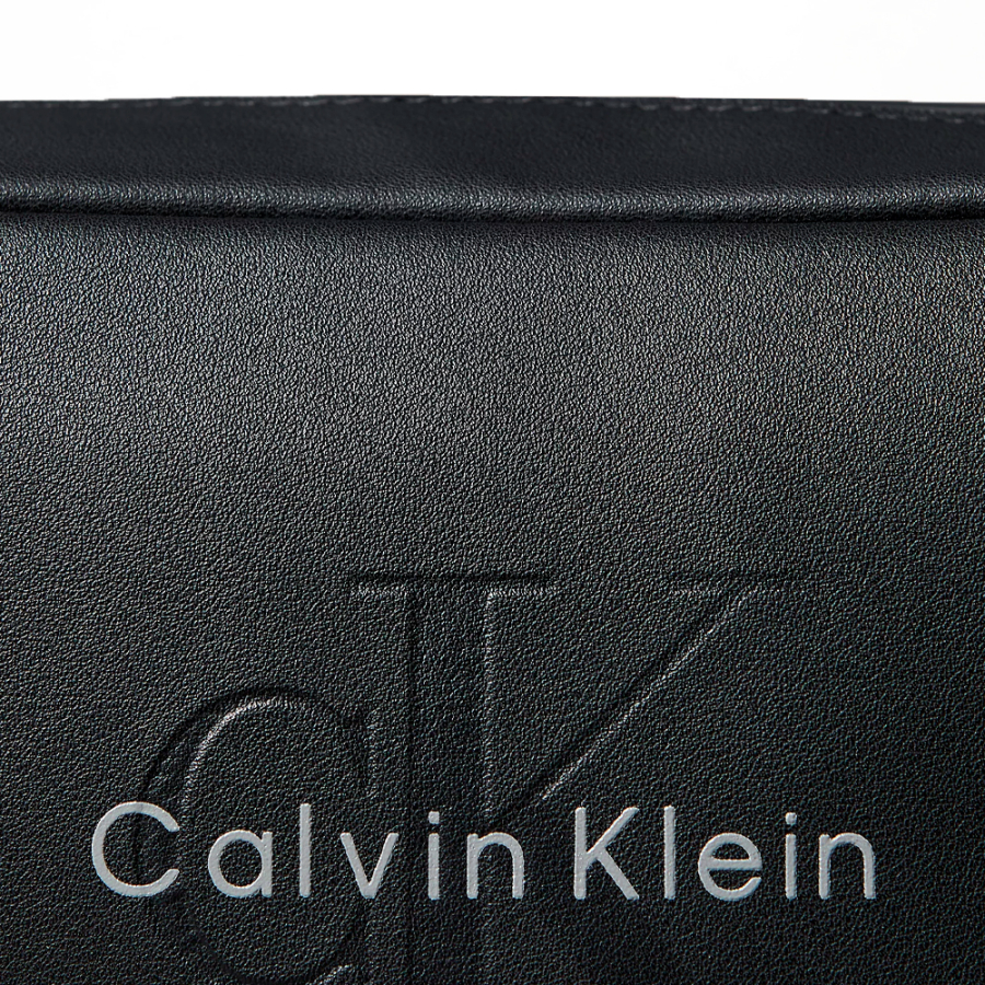trousse-de-toilette-avec-logo-grave