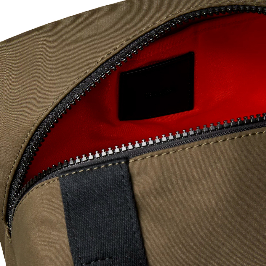 necessaire-de-lona-para-artigos-de-higiene-pessoal