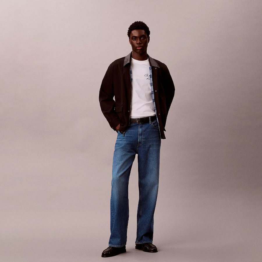 camiseta-holgada-con-logo-escrito