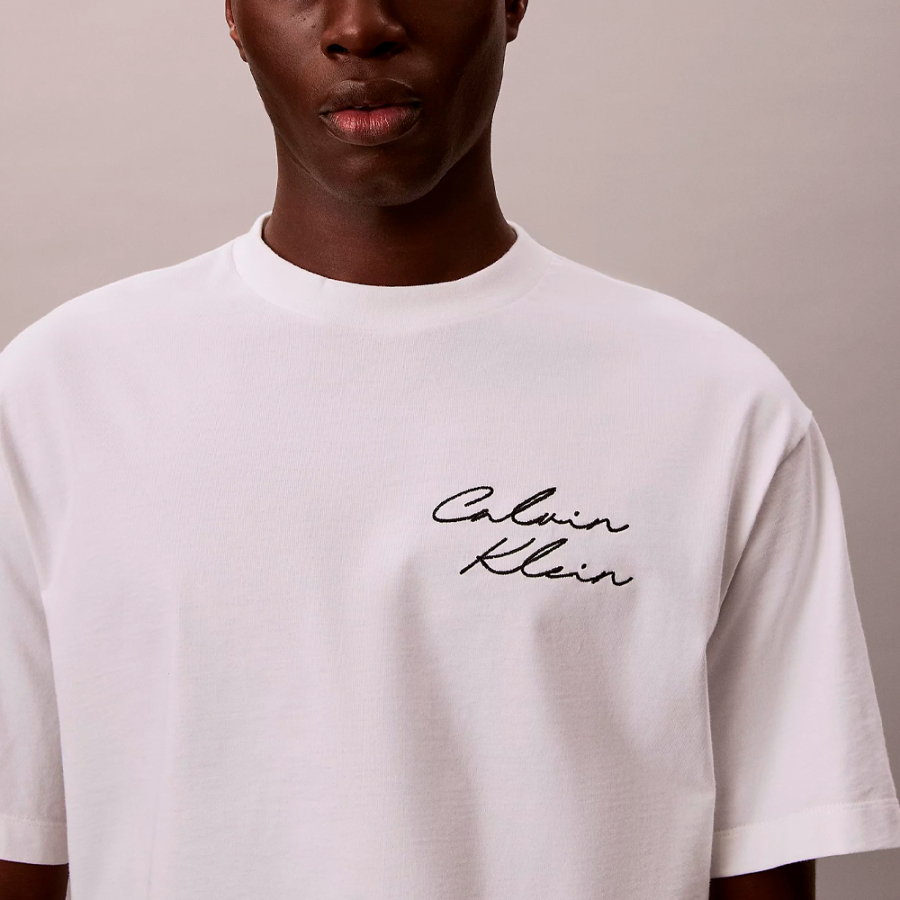 t-shirt-ampia-con-logo-stampato