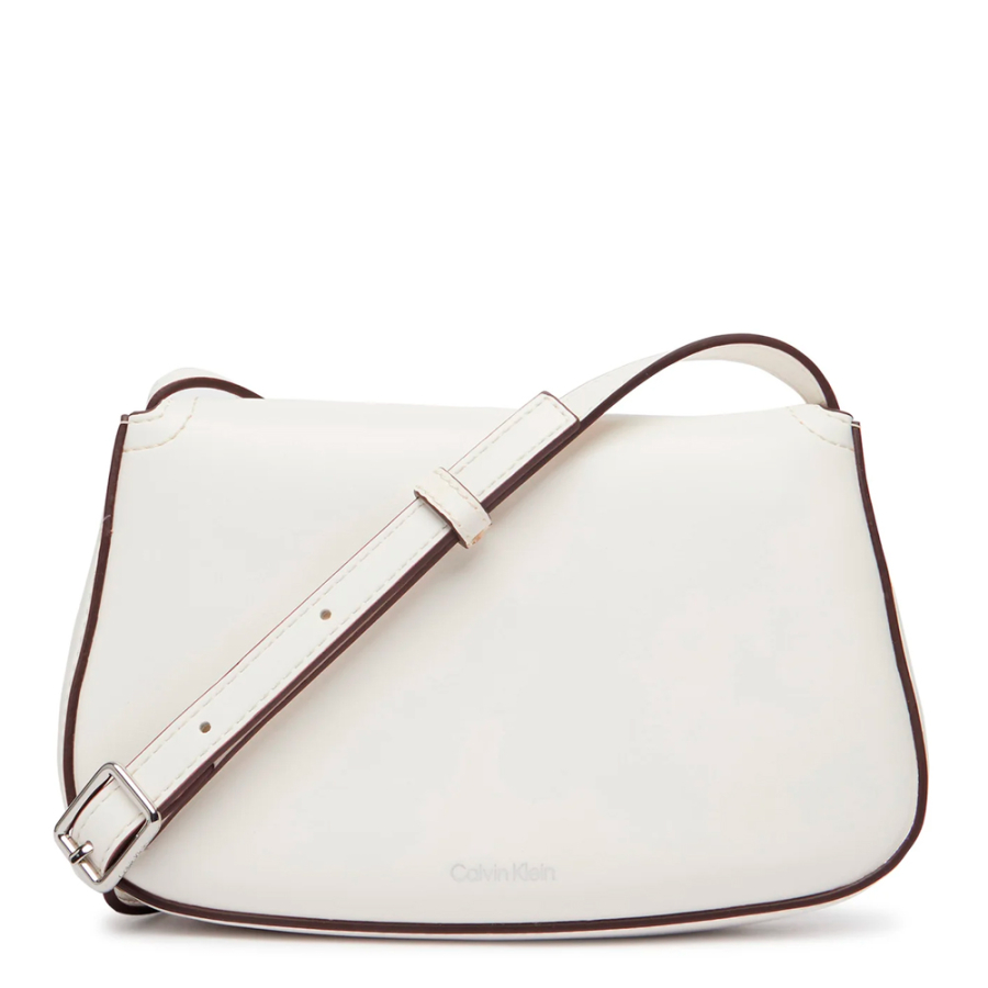 bolsa-transversal-estilo-camera-com-aba-e-monograma