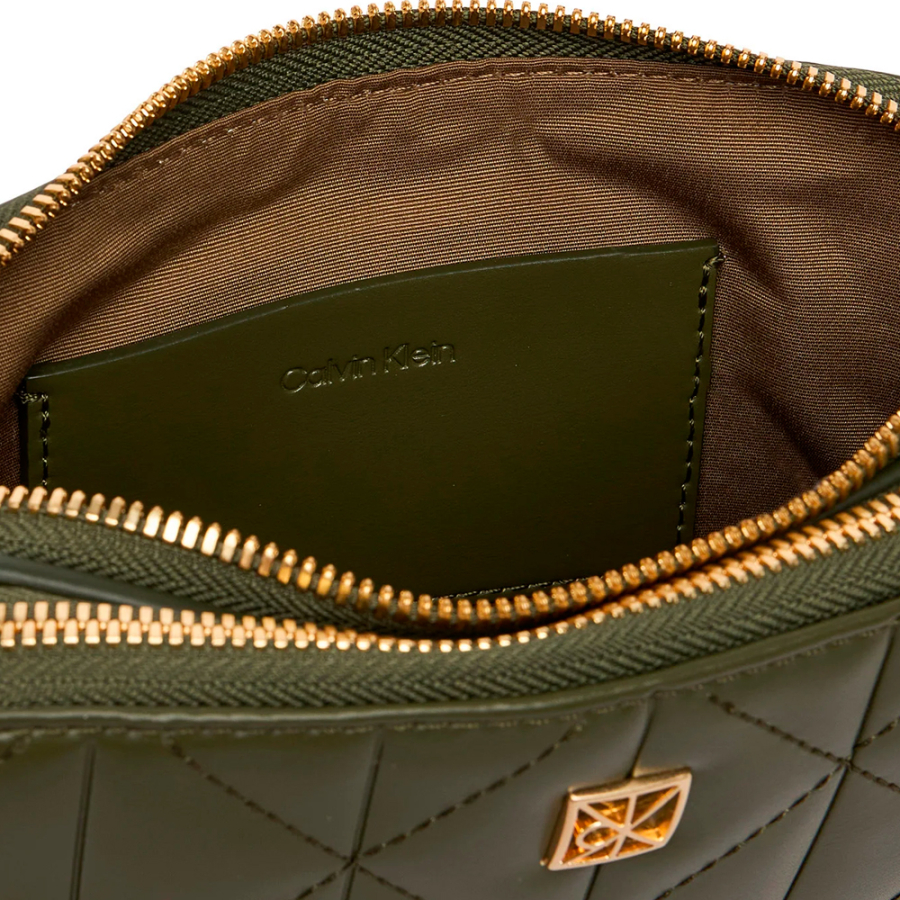 borsa-imbottita-per-fotocamera-con-doppia-cerniera-e-logo-iconico