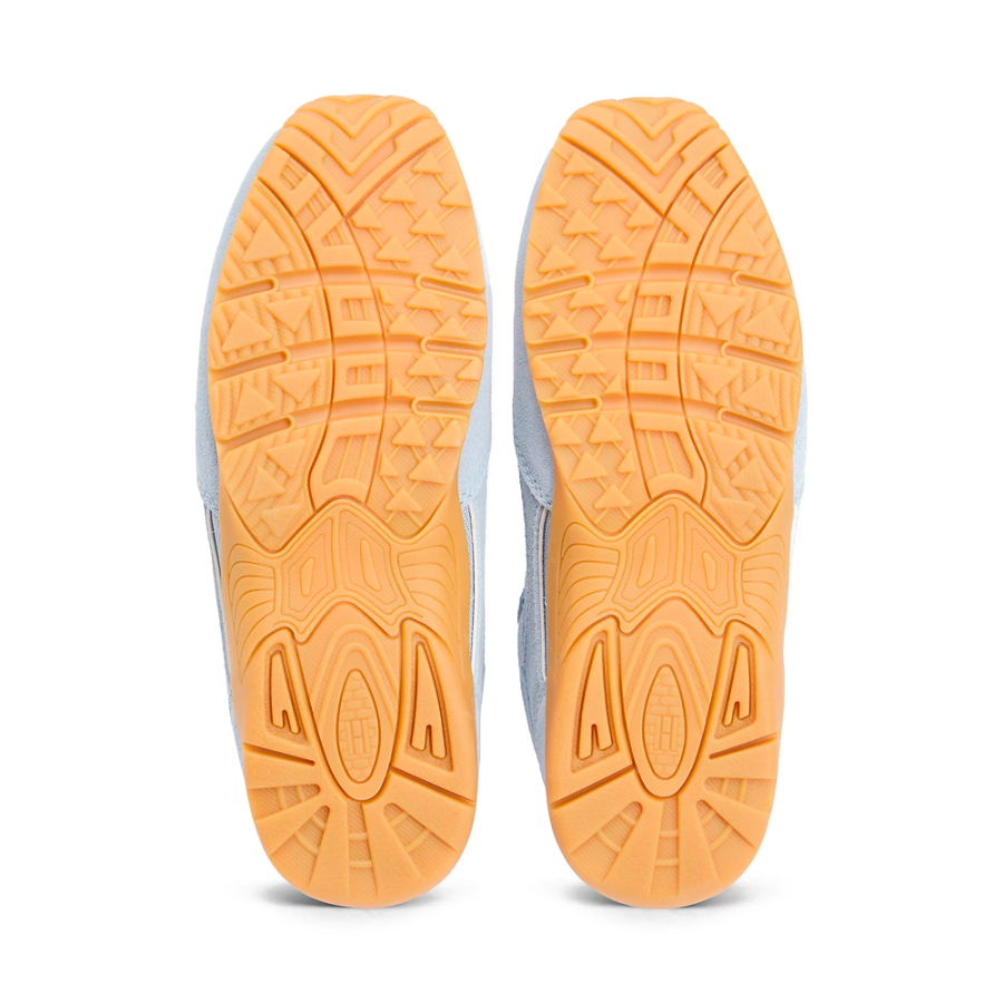 tenis-de-corrida-com-sola-serrilhada