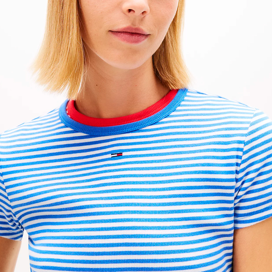 camiseta-slim-canelada-de-gola-redonda