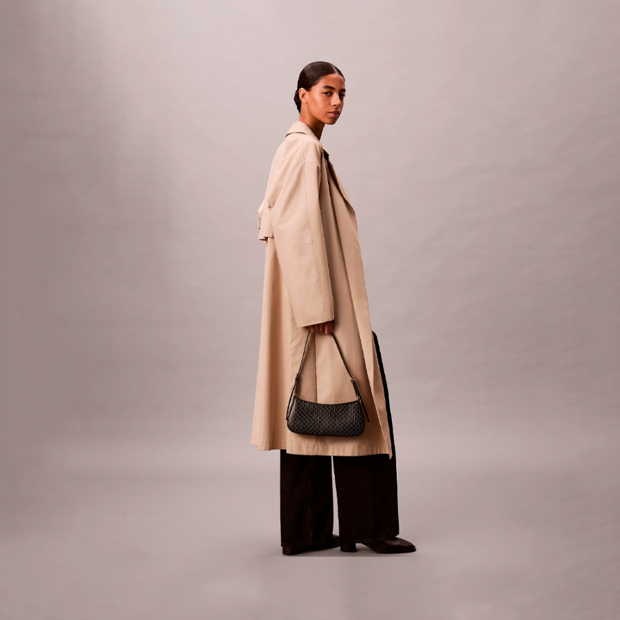 bolsa-de-ombro-pequena-com-emblema-e-logotipo-revestidos