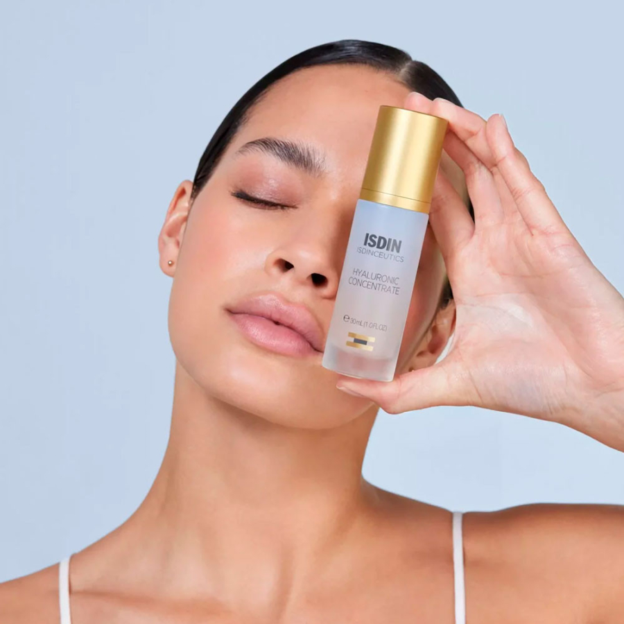 hyaluronic-concentrate-ultranawilzajace-lekkie-serum-z-kwasem-hialuronowym-ktore-rozjasnia-skore