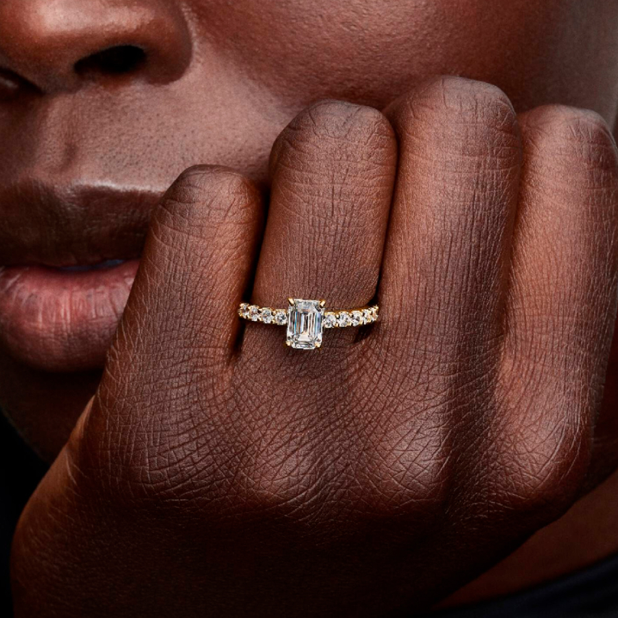 bague-halo-rectangulaire-brillante bague-halo-rectangulaire-brillante