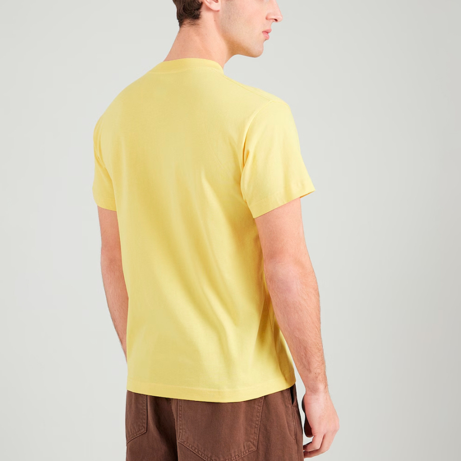 t-shirt-a-manches-sans-couture-sur-la-poitrine-gauche