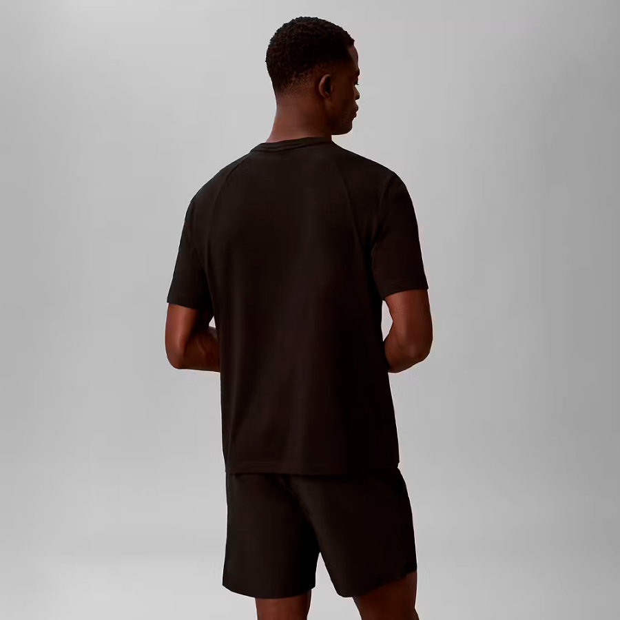 t-shirt-mit-rundhalsausschnitt