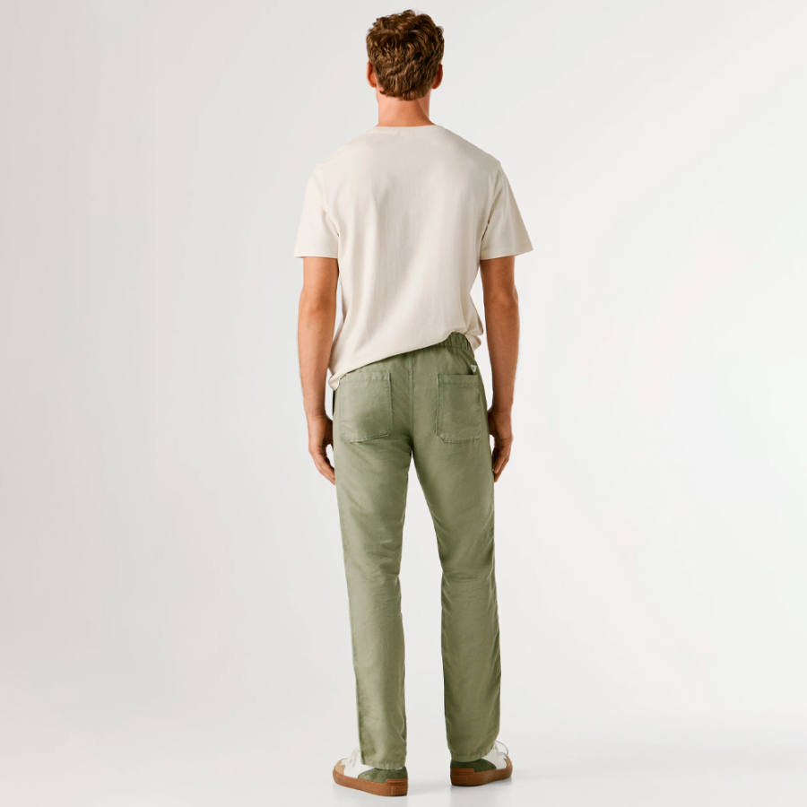 pantalons-chino-confortables-en-lin-a-enfiler