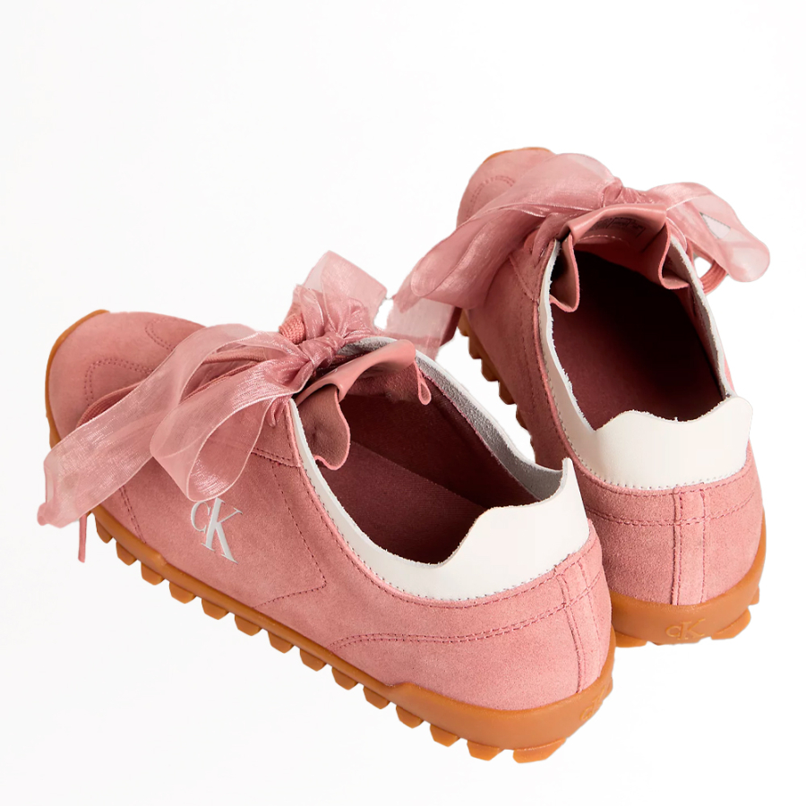chaussures-de-course-en-daim-avec-organza